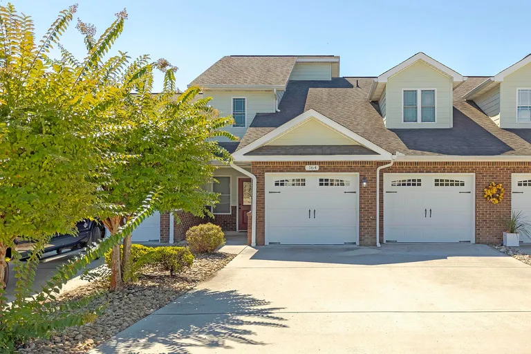 3-Bedroom Townhome for Sale in Dayton, Tennessee | 164 Pebble Dr property photo