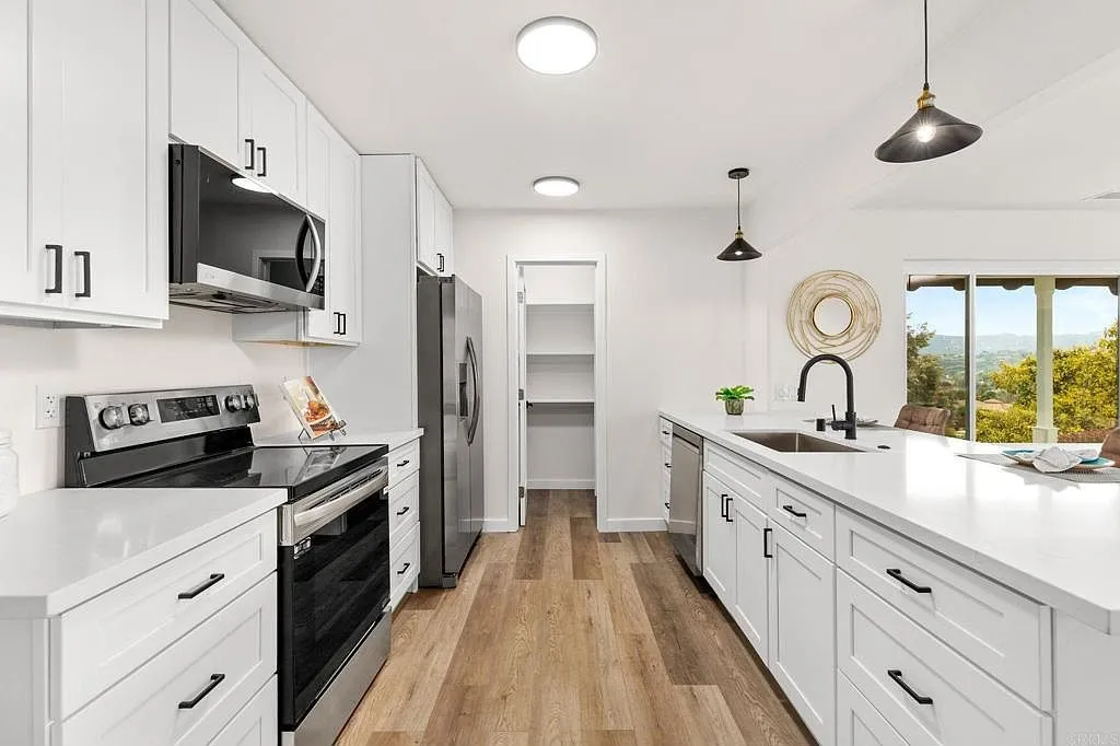 Renovated Hillside Home with Panoramic Views in North Escondido photo 8
