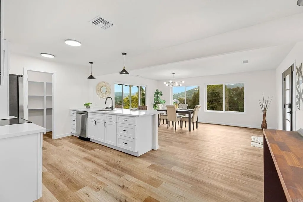 Renovated Hillside Home with Panoramic Views in North Escondido photo 10