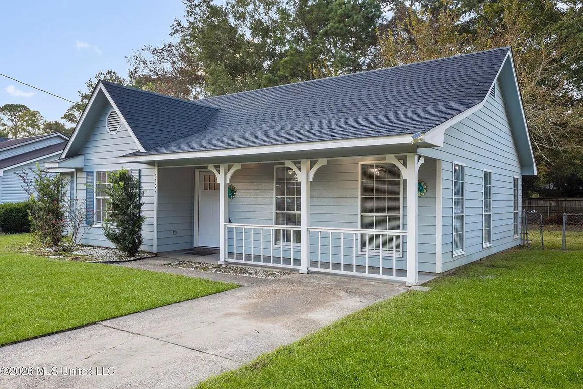 3-Bedroom Home for Sale in Gautier, Mississippi photo 3