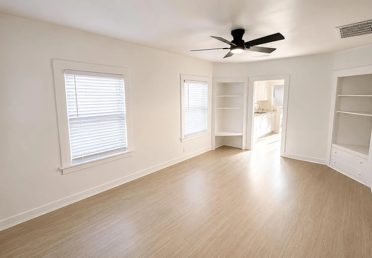 Remodeled Single-Family Home for Sale at 745 N Leslie St, Visalia, CA 93291 photo 5