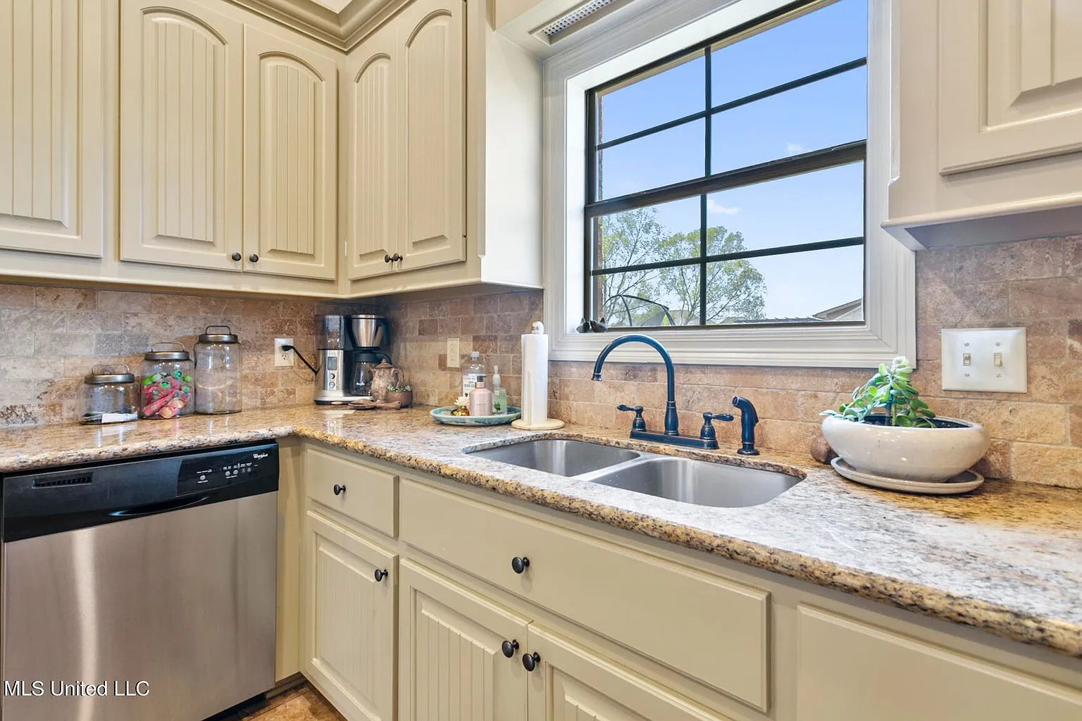 271 Rockbridge Drive in Madison, MS | 3-Bedroom Home with Pond Views photo 9