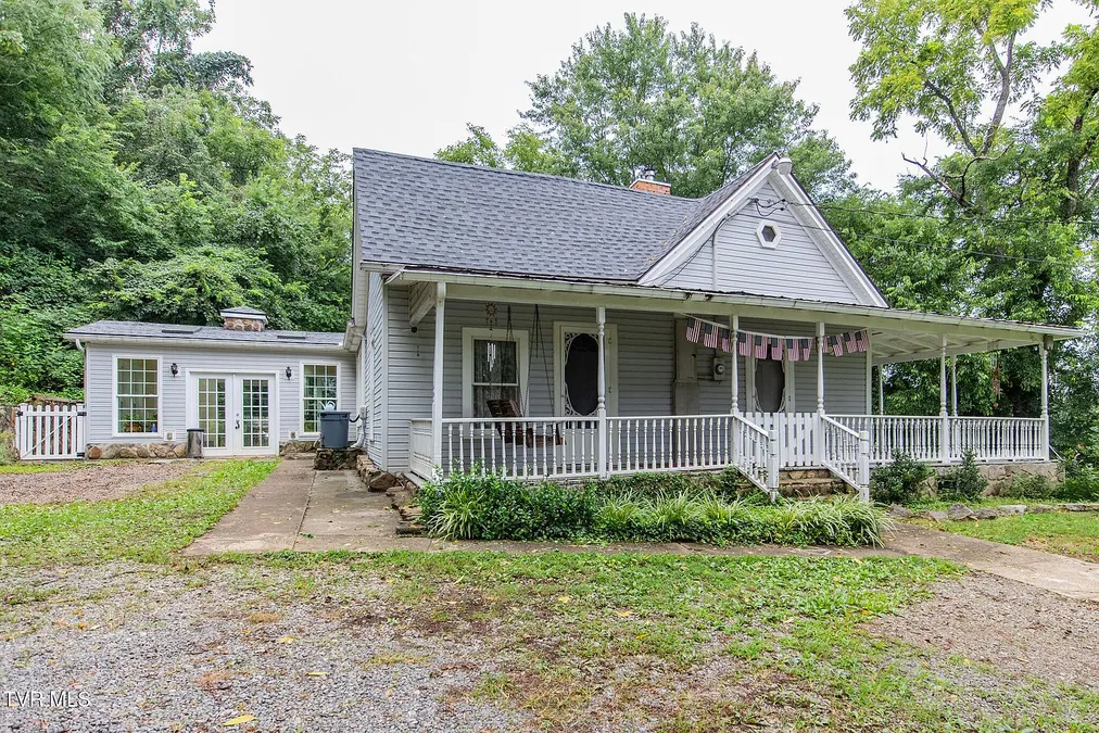 Telford, TN Country Home on 2.12 Acres with Barn and Workshop photo 3