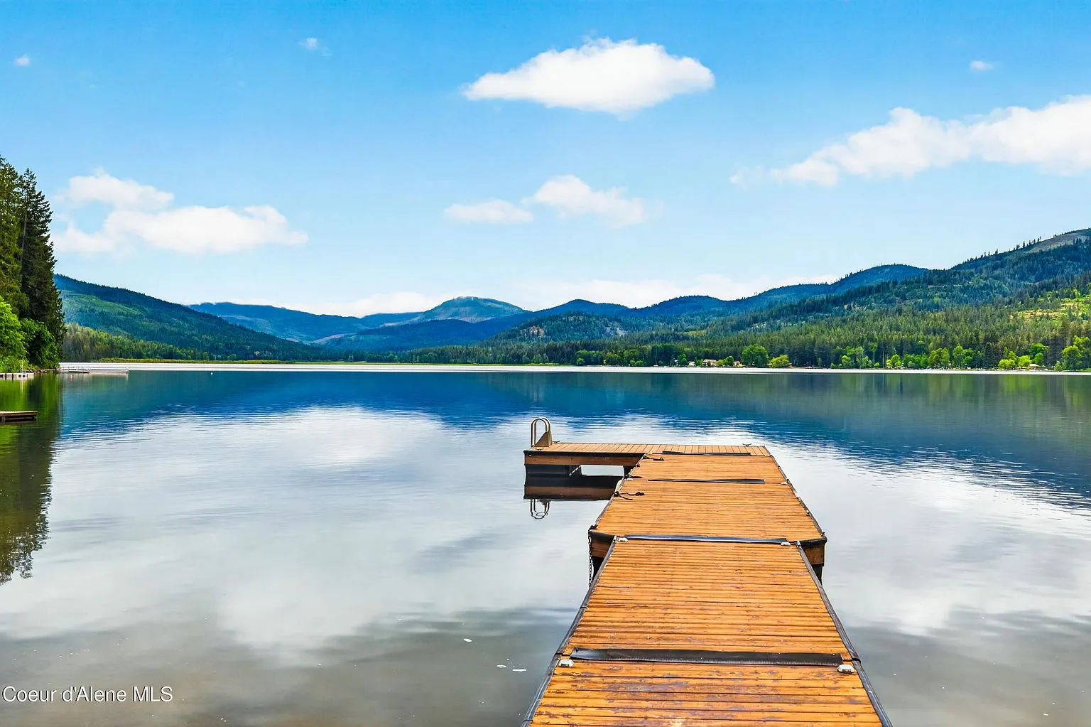 Twin Lakes Cabin on 100 Feet of Waterfront in Rathdrum, Idaho photo 2