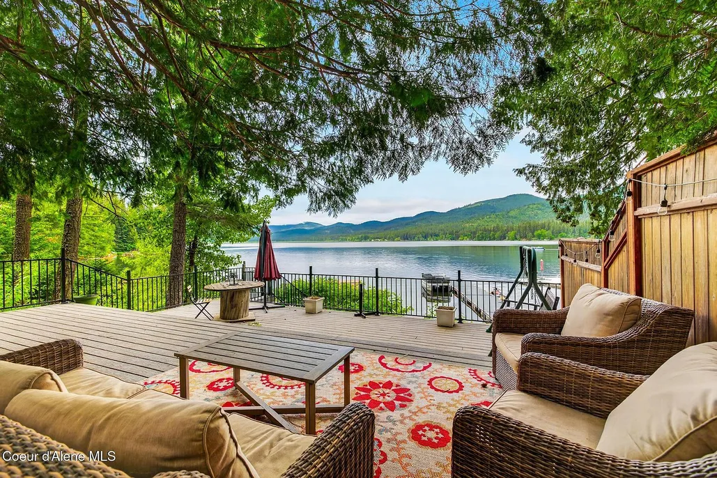 Twin Lakes Cabin on 100 Feet of Waterfront in Rathdrum, Idaho photo 6