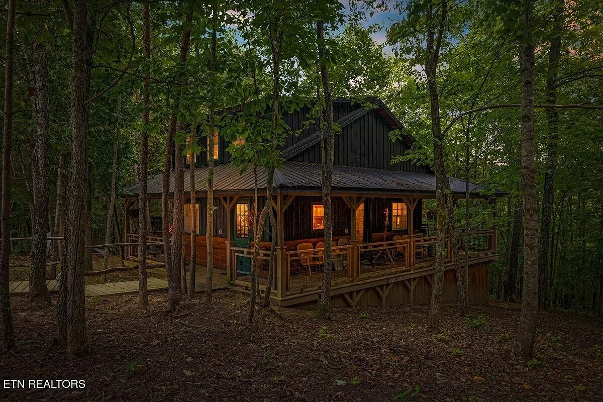 Tellico Plains, TN Off-Grid Cabin on 5 Acres with 2 Bedrooms photo 7