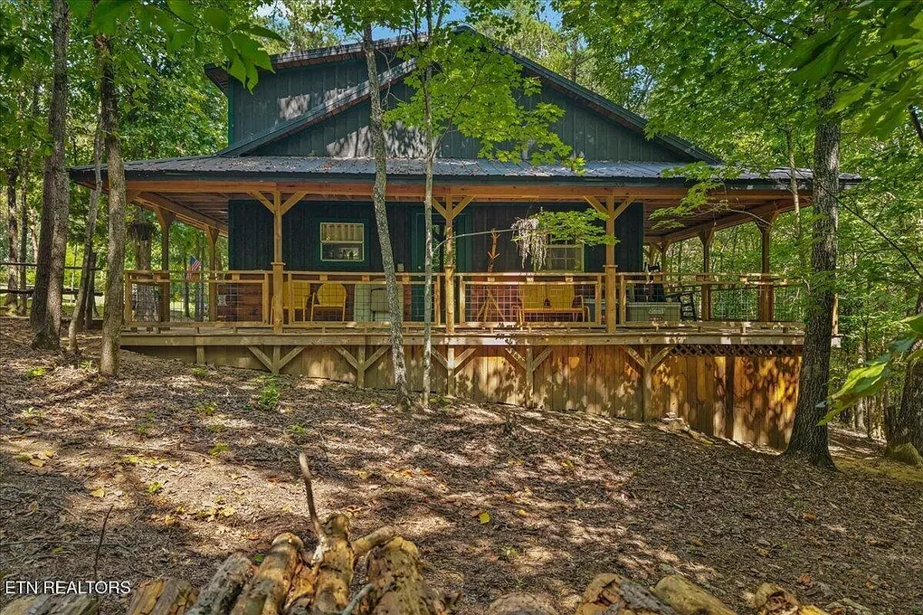 Tellico Plains, TN Off-Grid Cabin on 5 Acres with 2 Bedrooms photo 3