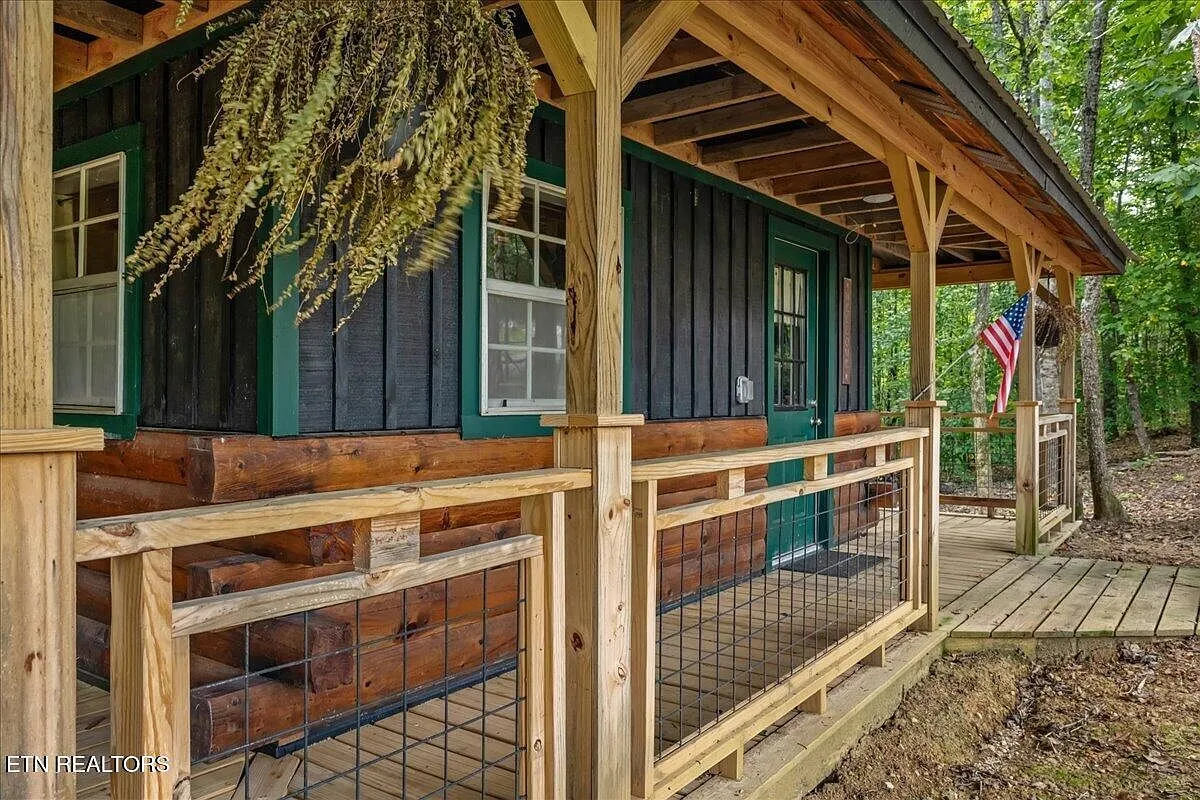 Tellico Plains, TN Off-Grid Cabin on 5 Acres with 2 Bedrooms photo 5
