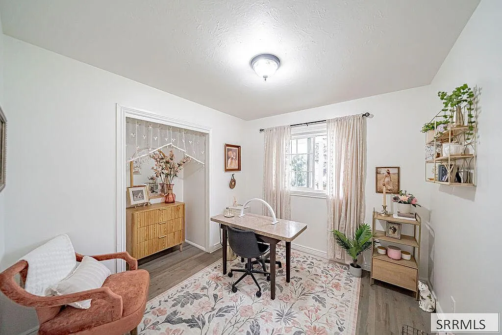 5-Bedroom Single-Family Home with Covered Patio at 867 Maplewood Dr, Idaho Falls, ID photo 6