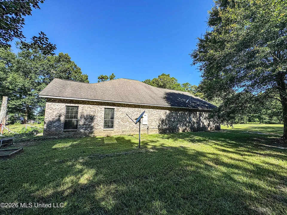 Magnolia, Mississippi Country Home on 2 Acres with 3 Bedrooms photo 2