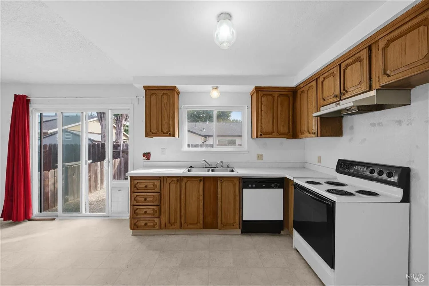 436 Pepper Court, Vacaville, CA 95687: Single-Family Home with Renovation Potential photo 10