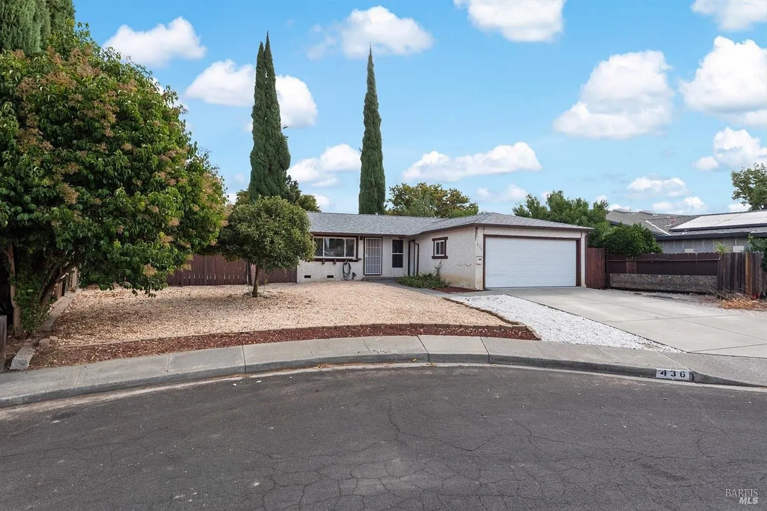 436 Pepper Court, Vacaville, CA 95687: Single-Family Home with Renovation Potential photo 3