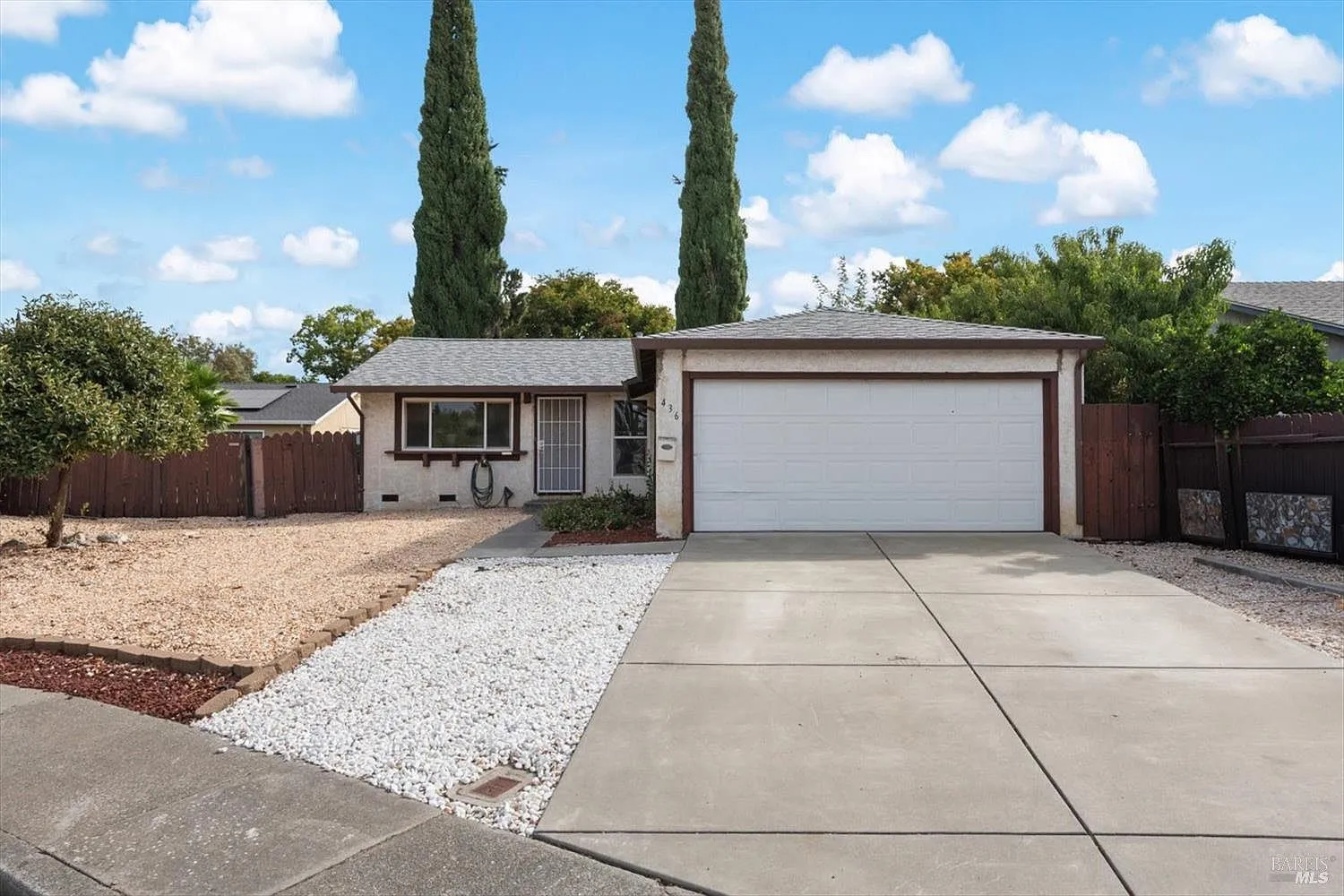 436 Pepper Court, Vacaville, CA 95687: Single-Family Home with Renovation Potential photo 2