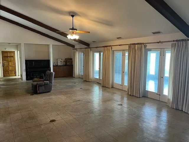 Greenville, MS Country Home on 1.35 Acres with 4,000 Sq Ft photo 3