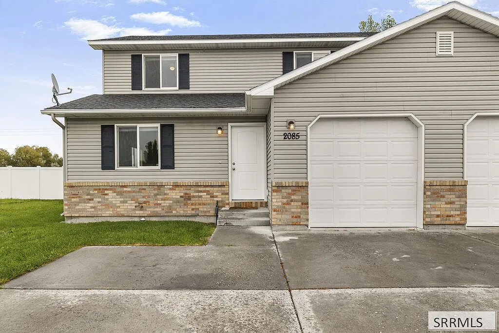 2085 Cassidy Dr, Ammon, ID 83406 | 3-Bedroom Townhouse for Sale photo 2
