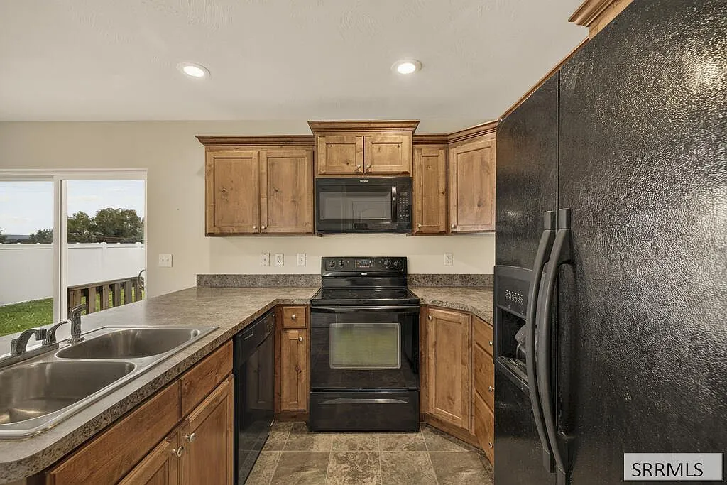 2085 Cassidy Dr, Ammon, ID 83406 | 3-Bedroom Townhouse for Sale photo 10