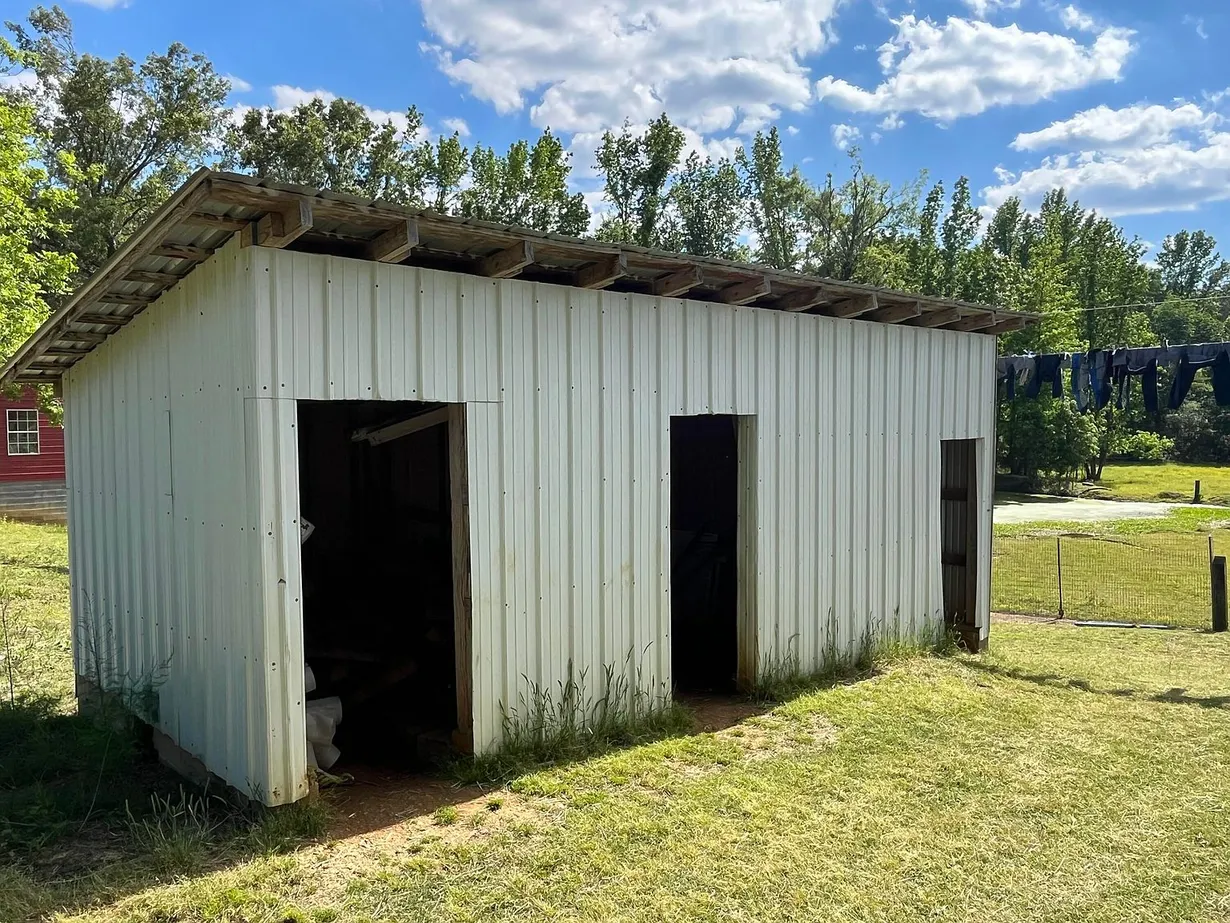 Pontotoc, Mississippi Farmhouse on 45 Acres with 5 Bedrooms photo 6