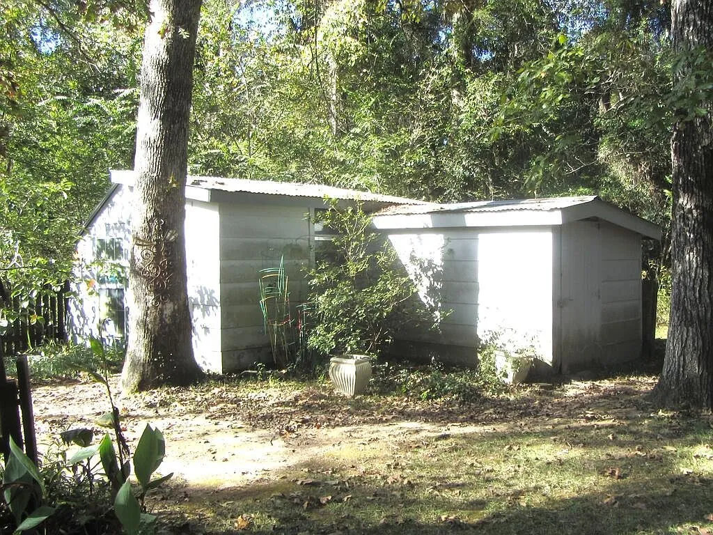 3-Bedroom Home with Workshop on 0.43 Acres in Picayune, Mississippi photo 5