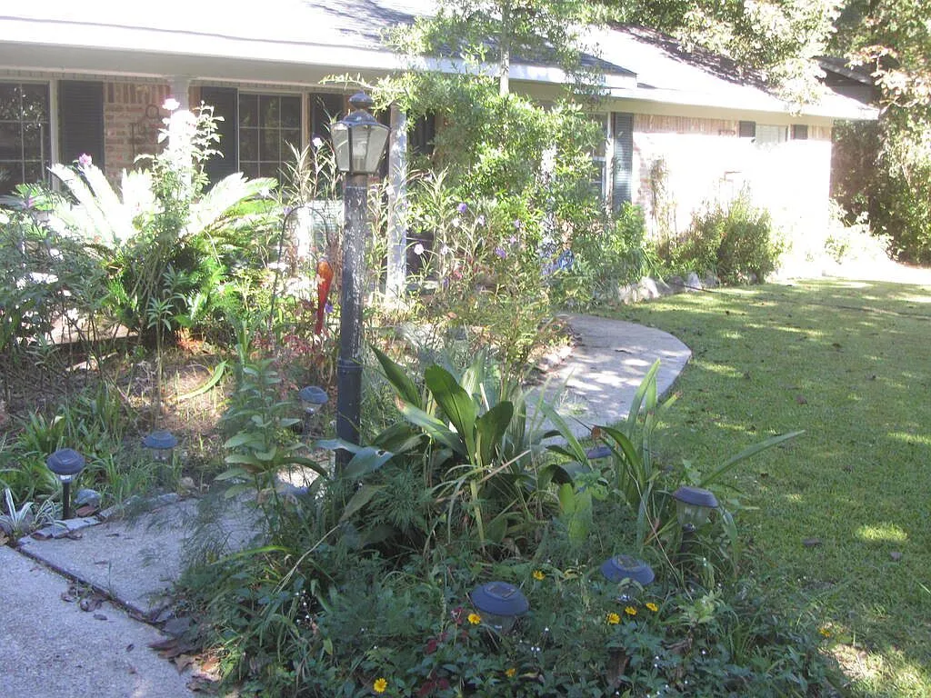 3-Bedroom Home with Workshop on 0.43 Acres in Picayune, Mississippi photo 2