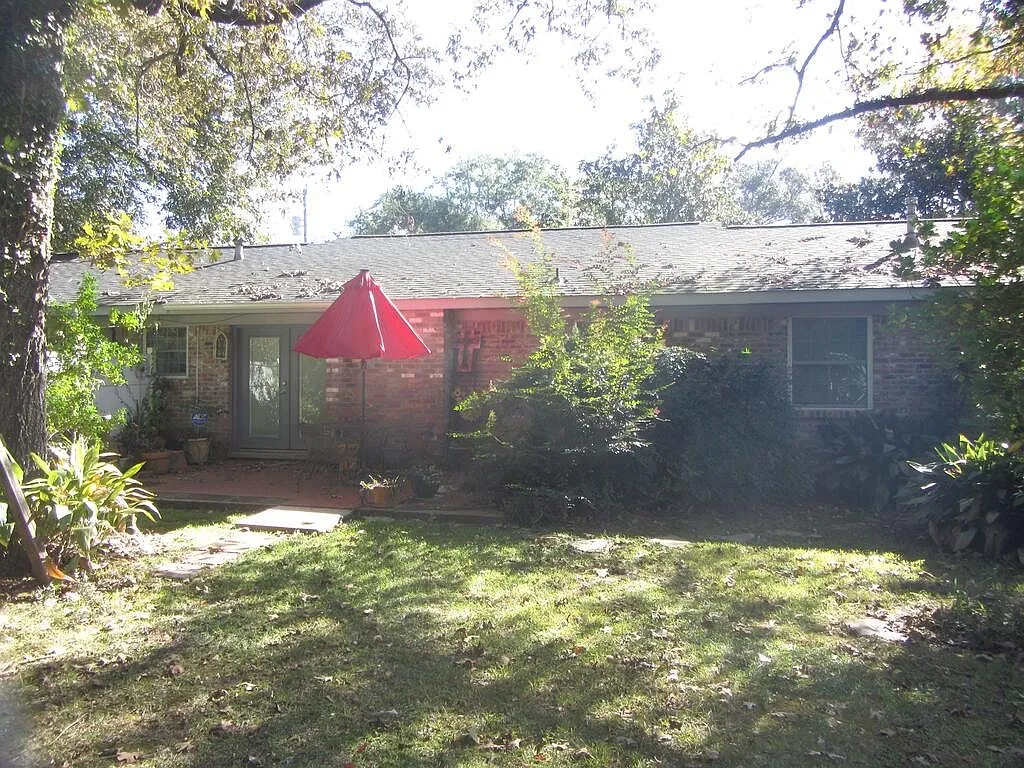 3-Bedroom Home with Workshop on 0.43 Acres in Picayune, Mississippi photo 3