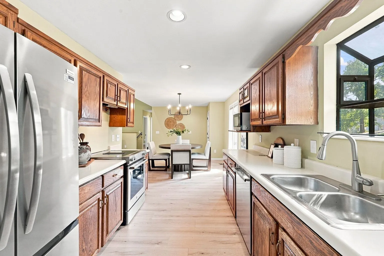 Updated 3-Bedroom Home with Private Wooded Backyard in Bellevue, Nashville photo 9