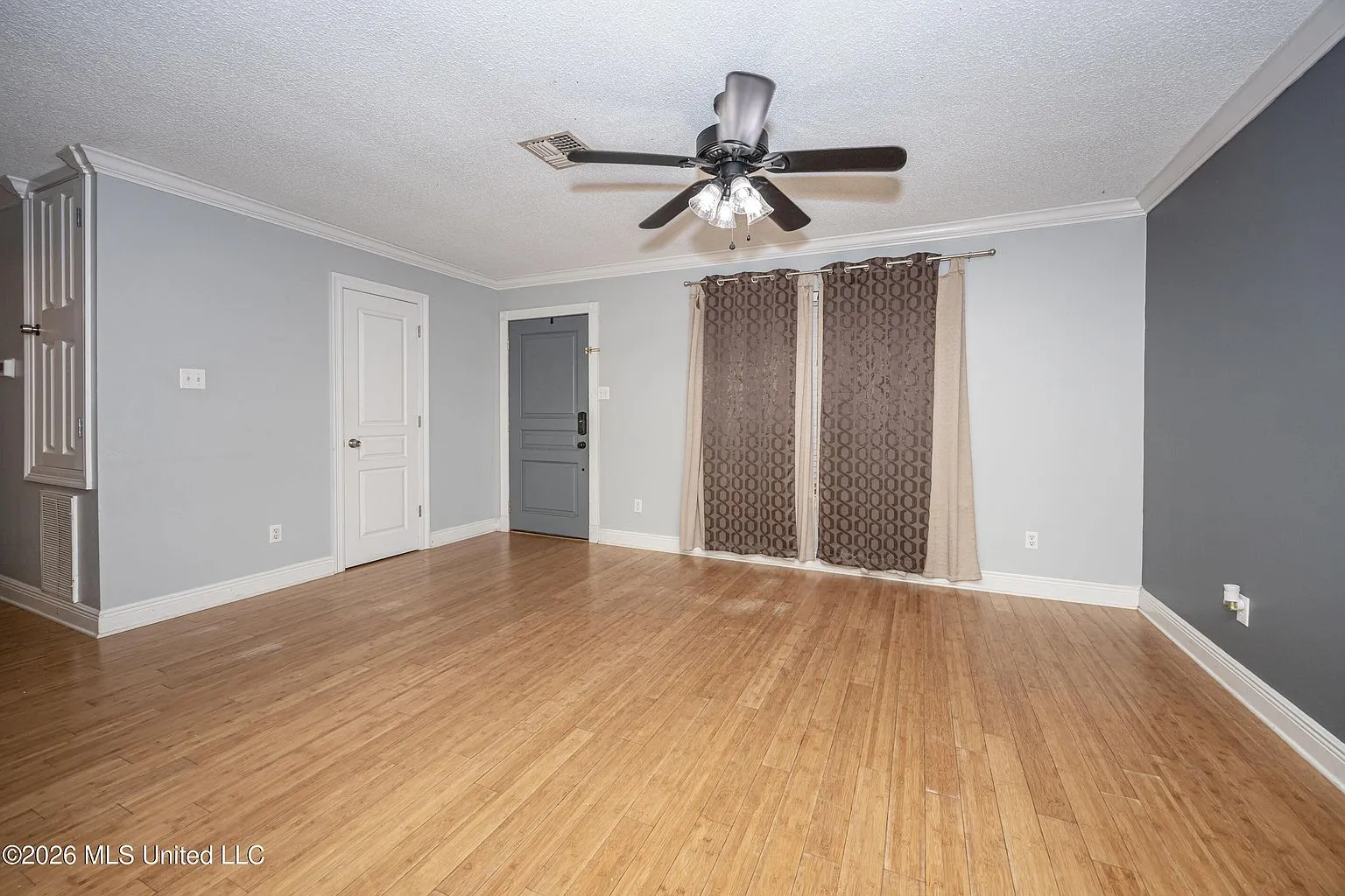 3-Bedroom Home with Screened Porch in Ocean Springs, MS photo 5