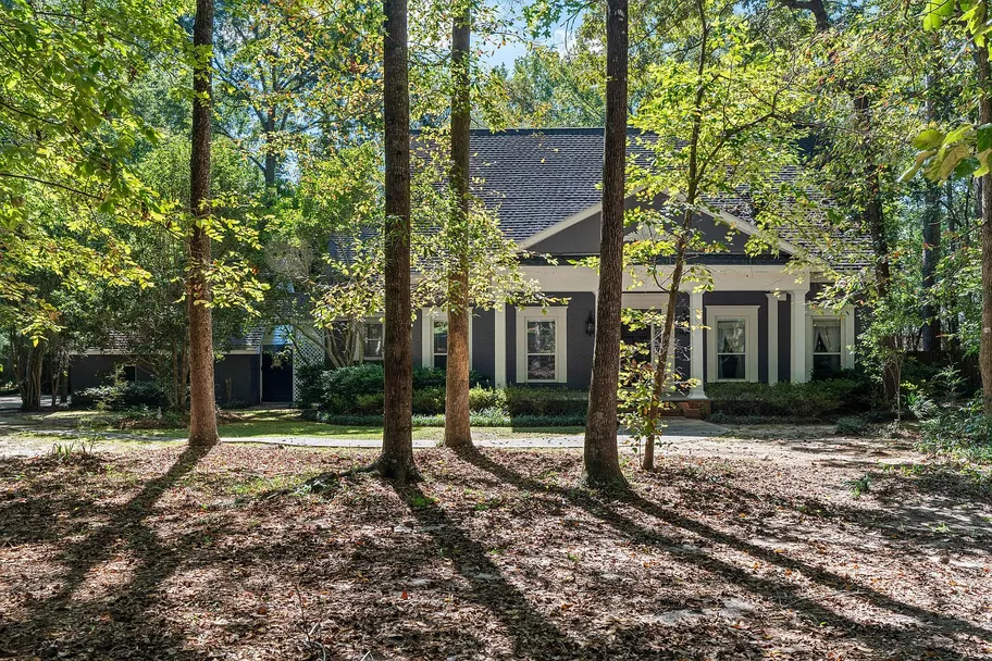 Hattiesburg, MS 4-Bedroom Home on 1 Acre photo 3