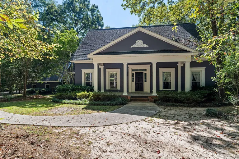 Hattiesburg, MS 4-Bedroom Home on 1 Acre property photo