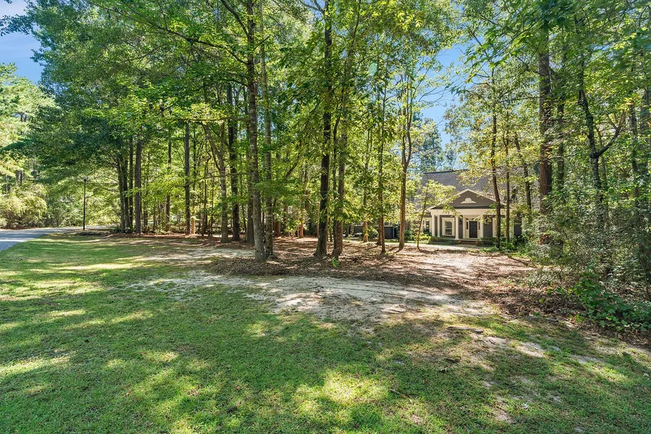 Hattiesburg, MS 4-Bedroom Home on 1 Acre photo 4