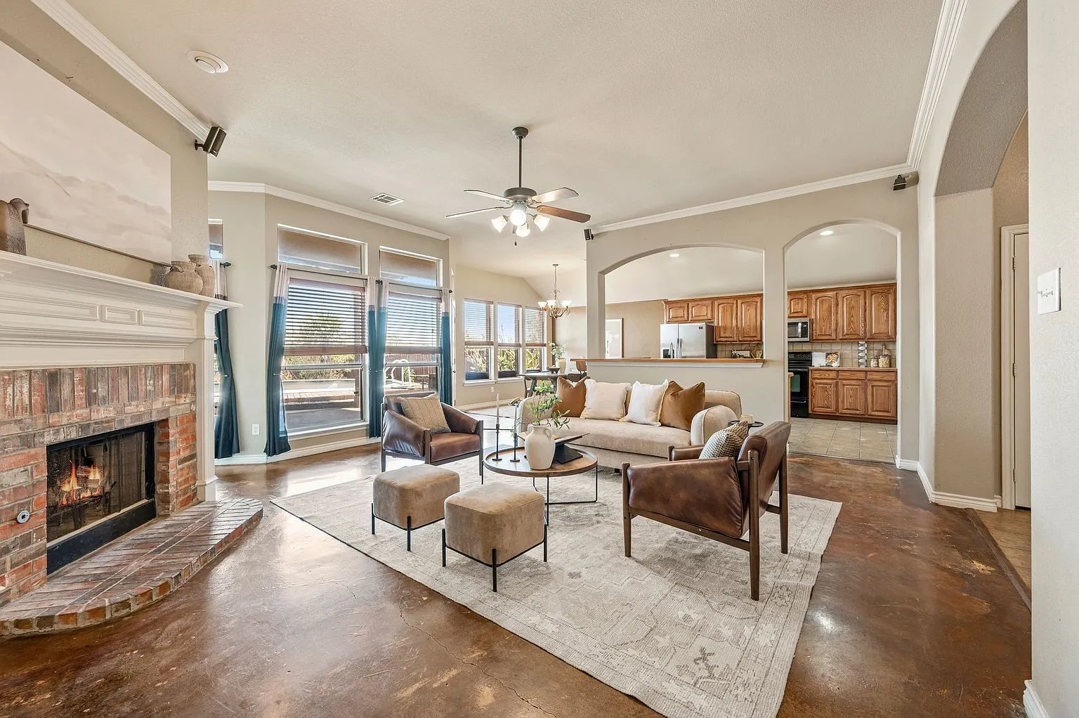 4-Bedroom Single-Family Home at 6701 Terrace Glen Dr, Arlington, TX photo 5
