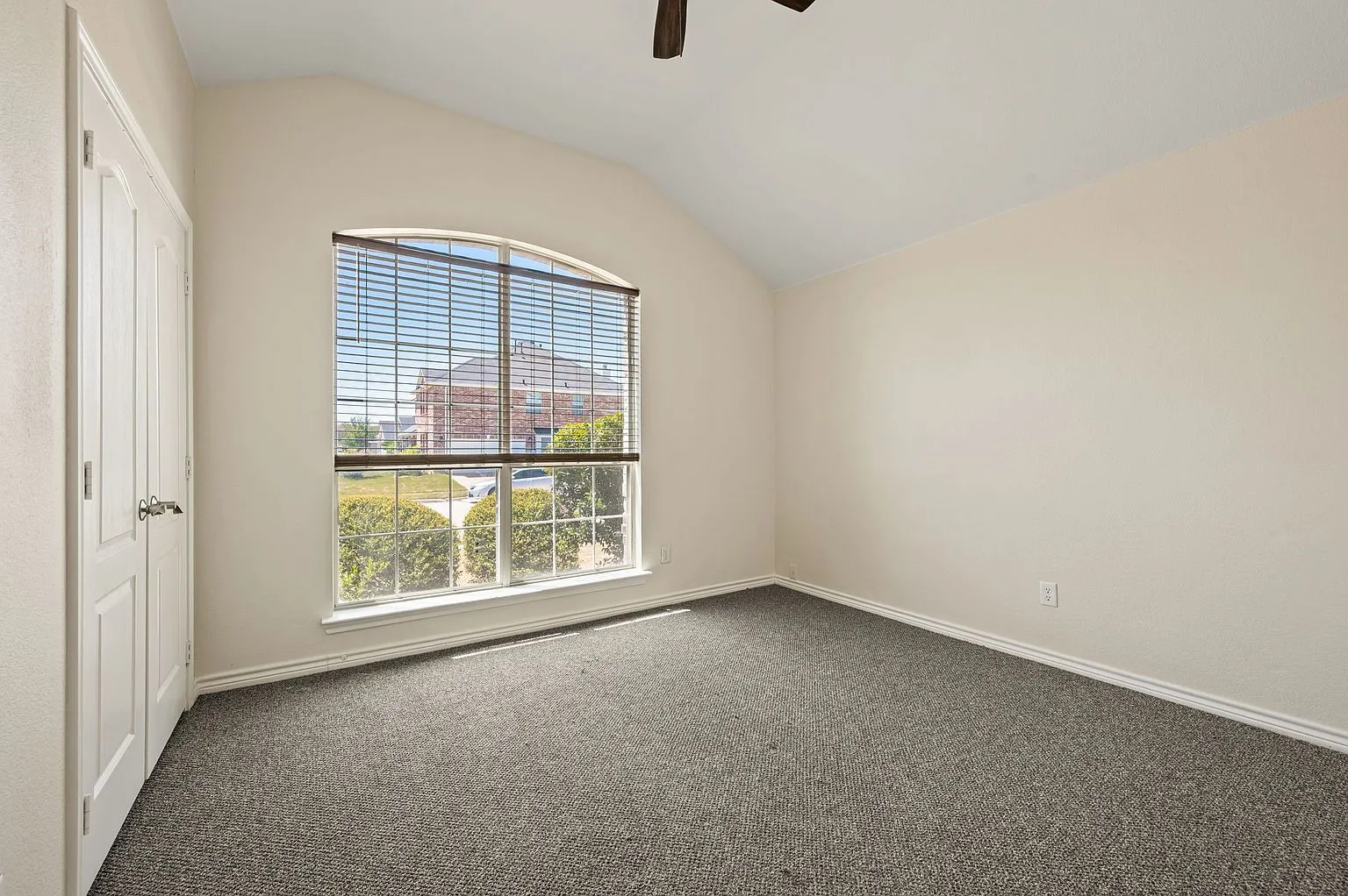 4-Bedroom Single-Family Home at 6701 Terrace Glen Dr, Arlington, TX photo 4