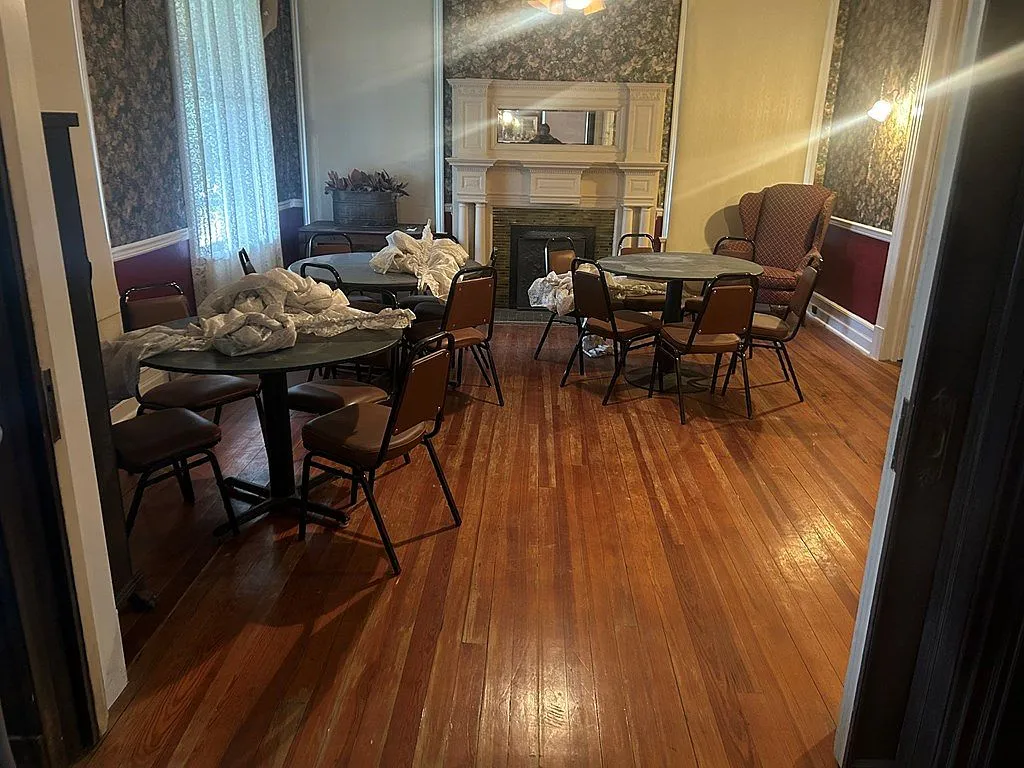 Port Gibson, Mississippi Queen Anne Home with 6 Bedrooms and 0.5-Acre Lot photo 5