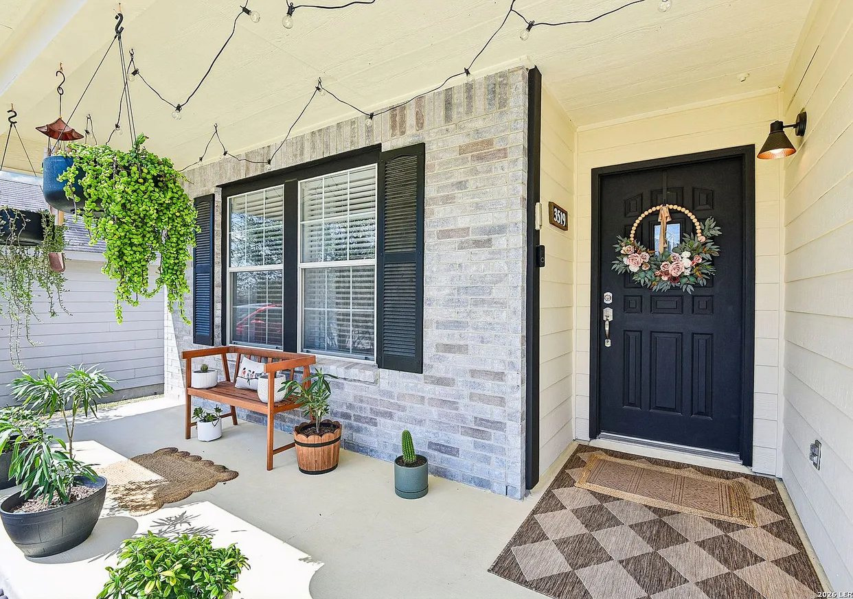 Updated Four-Bedroom Home with Downstairs Primary Suite in San Antonio, Texas photo 3
