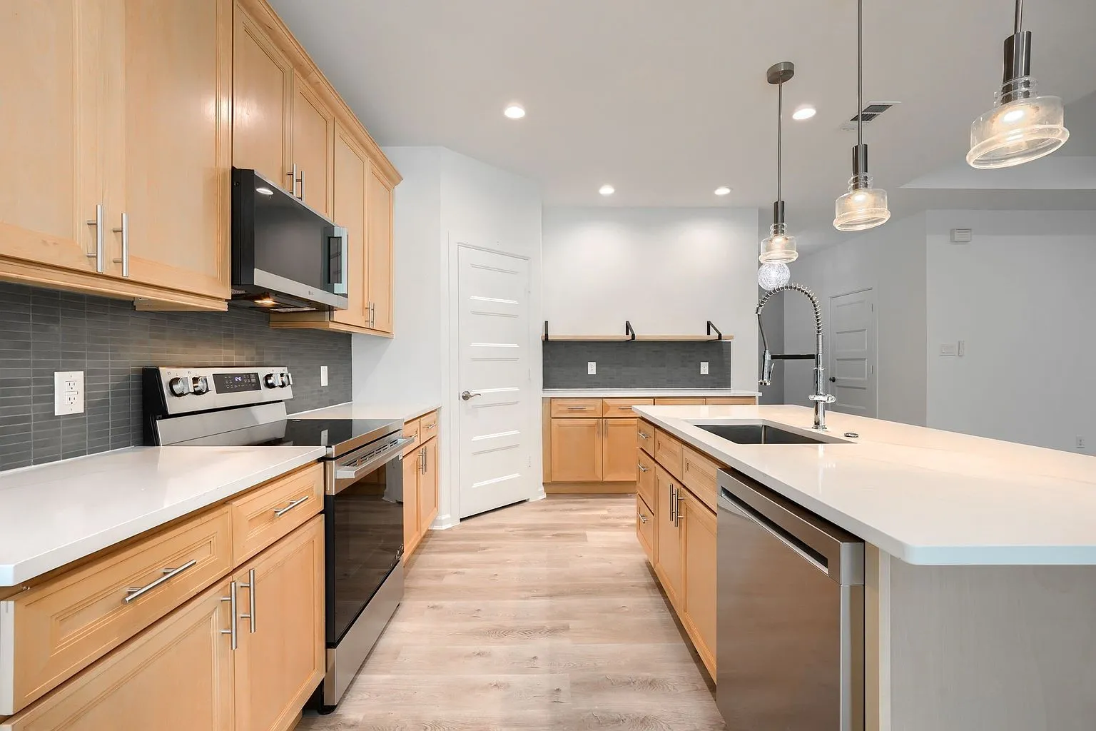 Quinlan, TX New Construction Country Home with 3 Bedrooms for Sale photo 7