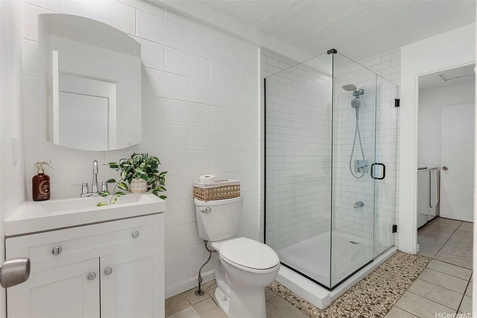 Remodeled 3-Bedroom Home with Outdoor Space in Waianae, Hawaii photo 10