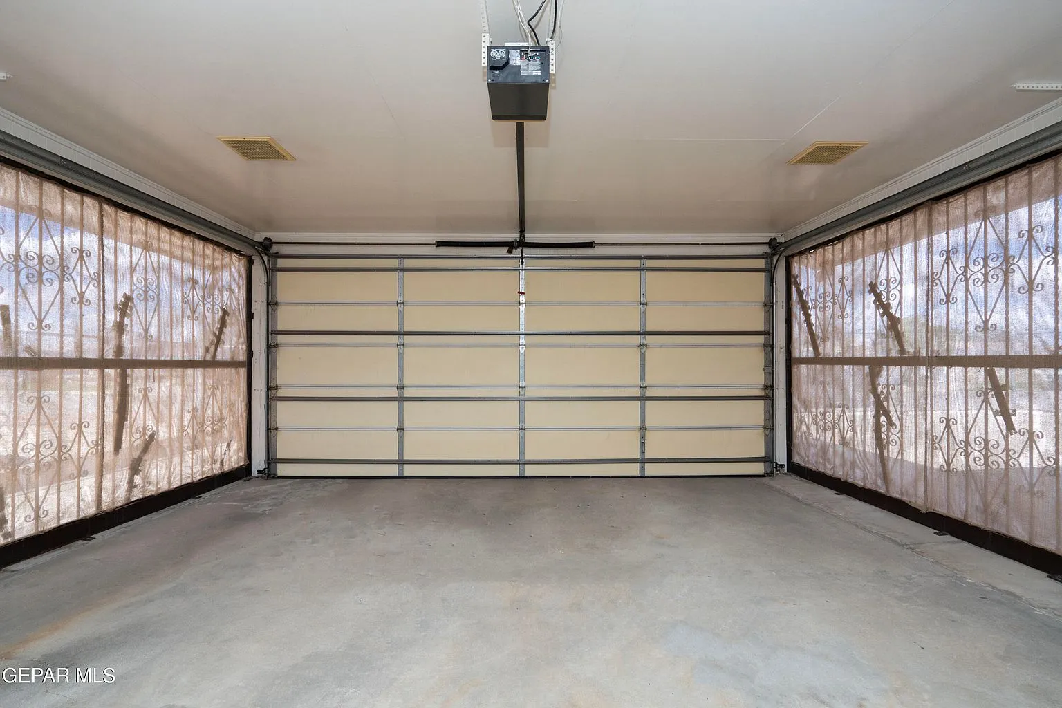 El Paso, TX Home for Sale with 3 Bedrooms and a Sunroom Grill photo 5