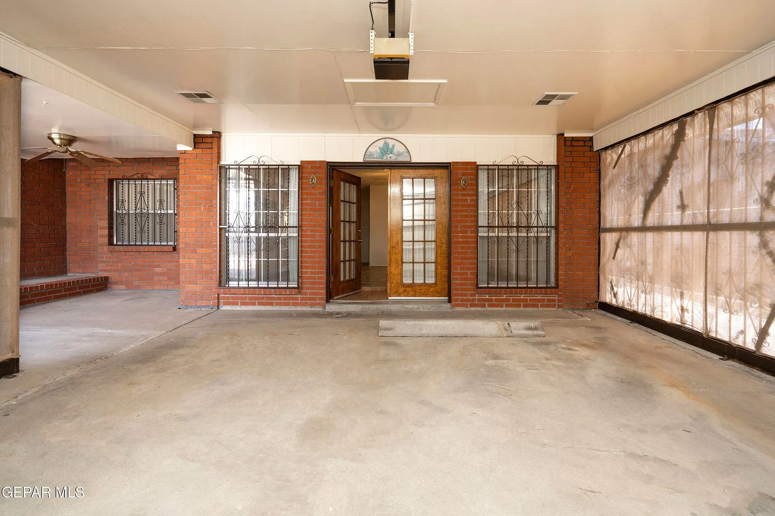 El Paso, TX Home for Sale with 3 Bedrooms and a Sunroom Grill photo 4
