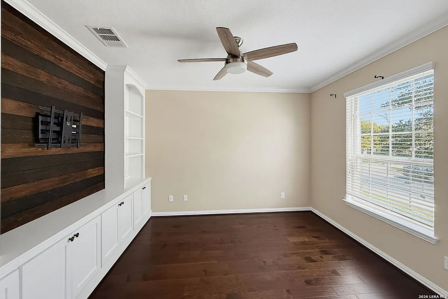 San Antonio, TX 5-Bedroom Home with 3,382 Sq. Ft. and Screened Patio photo 5