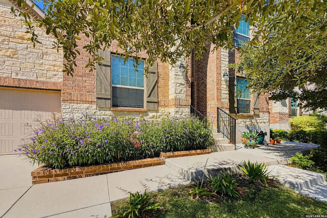 San Antonio, TX 5-Bedroom Home with 3,382 Sq. Ft. and Screened Patio photo 3