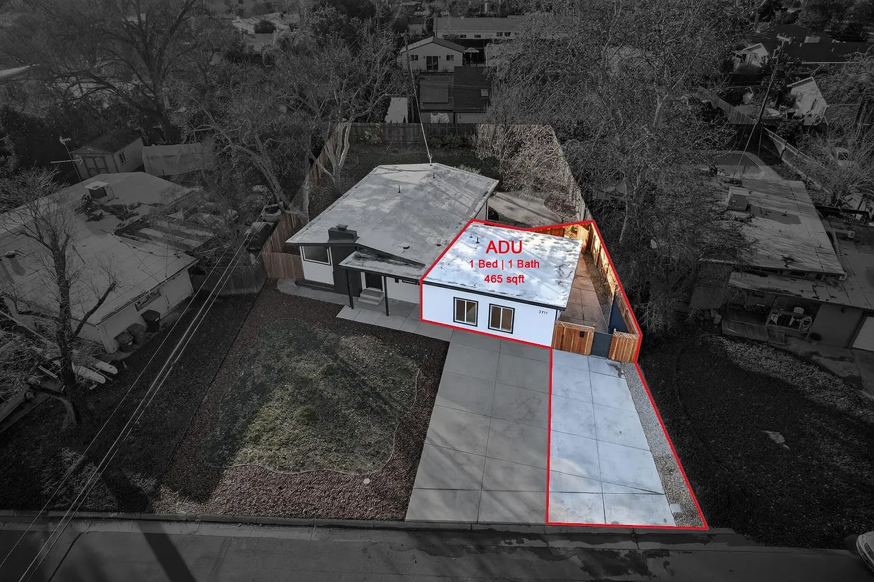 Auction Opportunity: Two-Unit Property at 3711-3709 Brownson St, Sacramento, CA photo 3