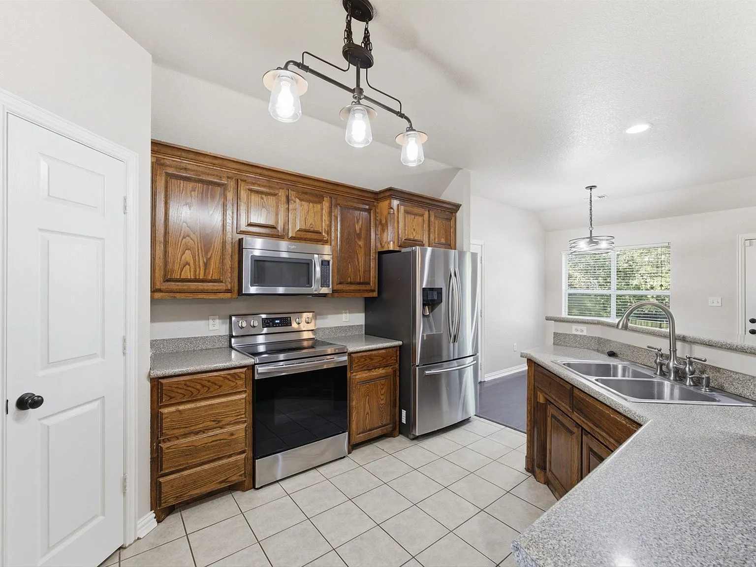 3-Bedroom Brick Home with Extended Back Porch in Bridgeport, TX photo 9