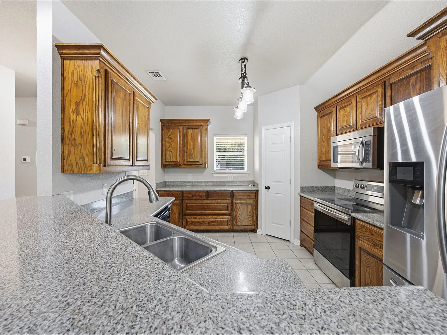 3-Bedroom Brick Home with Extended Back Porch in Bridgeport, TX photo 7