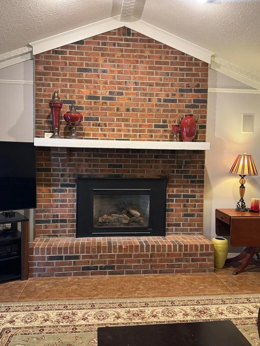 2314 Crestwood Dr: 4-Bedroom Home with Pool for Sale in Tupelo, Mississippi photo 5