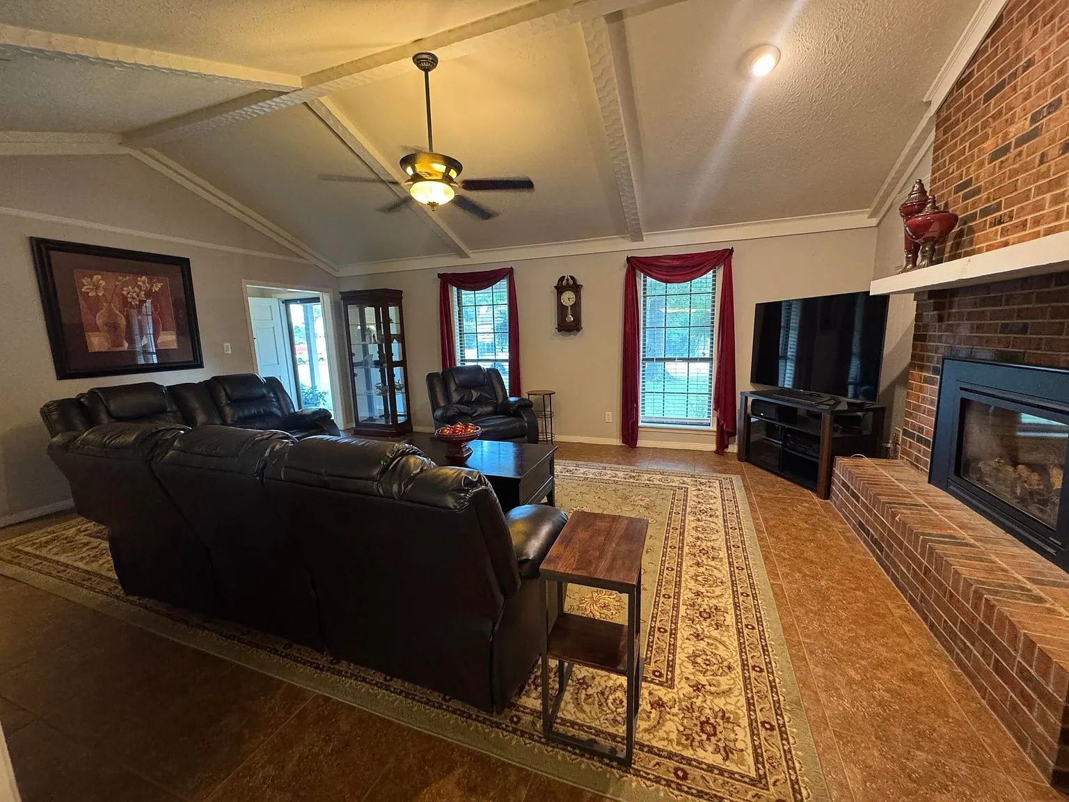 2314 Crestwood Dr: 4-Bedroom Home with Pool for Sale in Tupelo, Mississippi photo 4