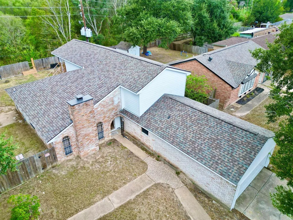 Houston, TX 4-Bedroom Single-Family Home with 2,758 Sq Ft photo 3