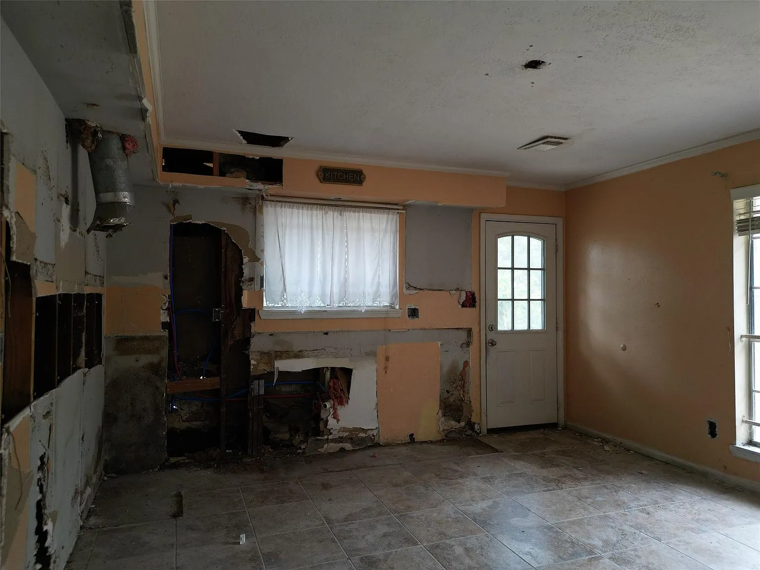Houston, TX 4-Bedroom Single-Family Home with 2,758 Sq Ft photo 7