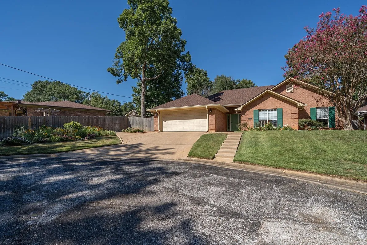 Longview, TX Garden Home with 3 Bedrooms and 0.25-Acre Lot photo 3