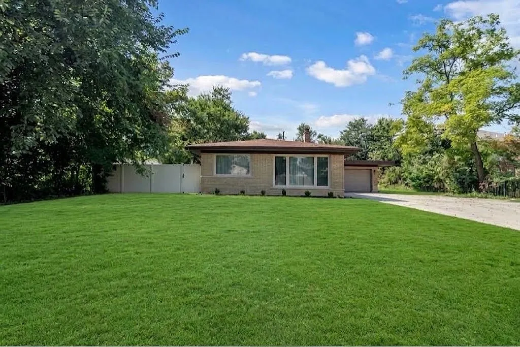 Fully Renovated Triplex Home on 0.9183 Acres at 19232 Kedzie Ave, Flossmoor, IL photo 2