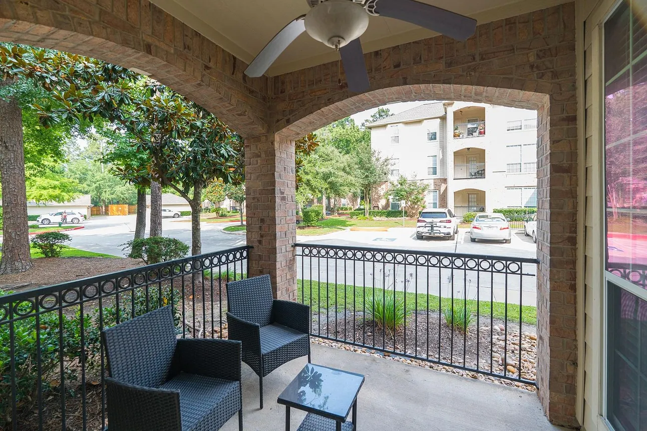 Spring, TX Condo for Sale: 2 Bedrooms and Corner Patio photo 7