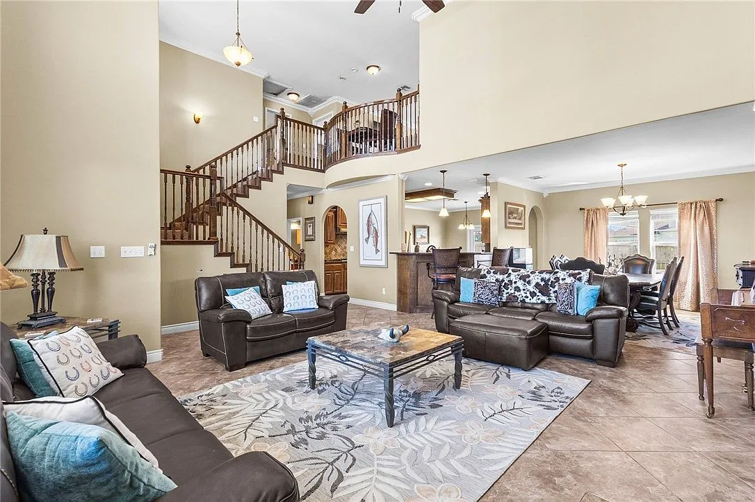 Corpus Christi, TX 4-Bedroom Home with 2,605 Sq Ft for Sale photo 4